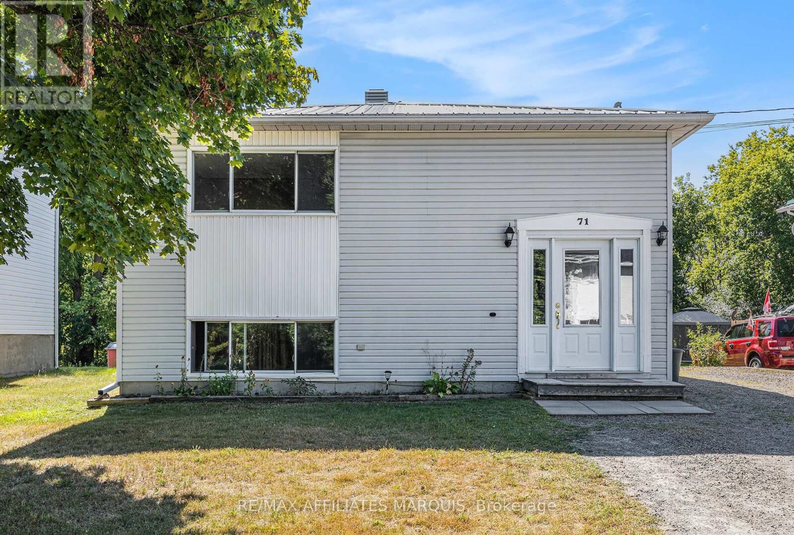 Property Photo:  71 Stephen Street  ON K7A 1K7 