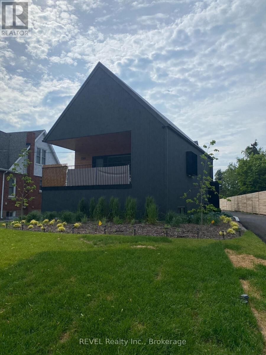 Property Photo:  5361 Valley Way Unit 2  ON L2E 1X5 