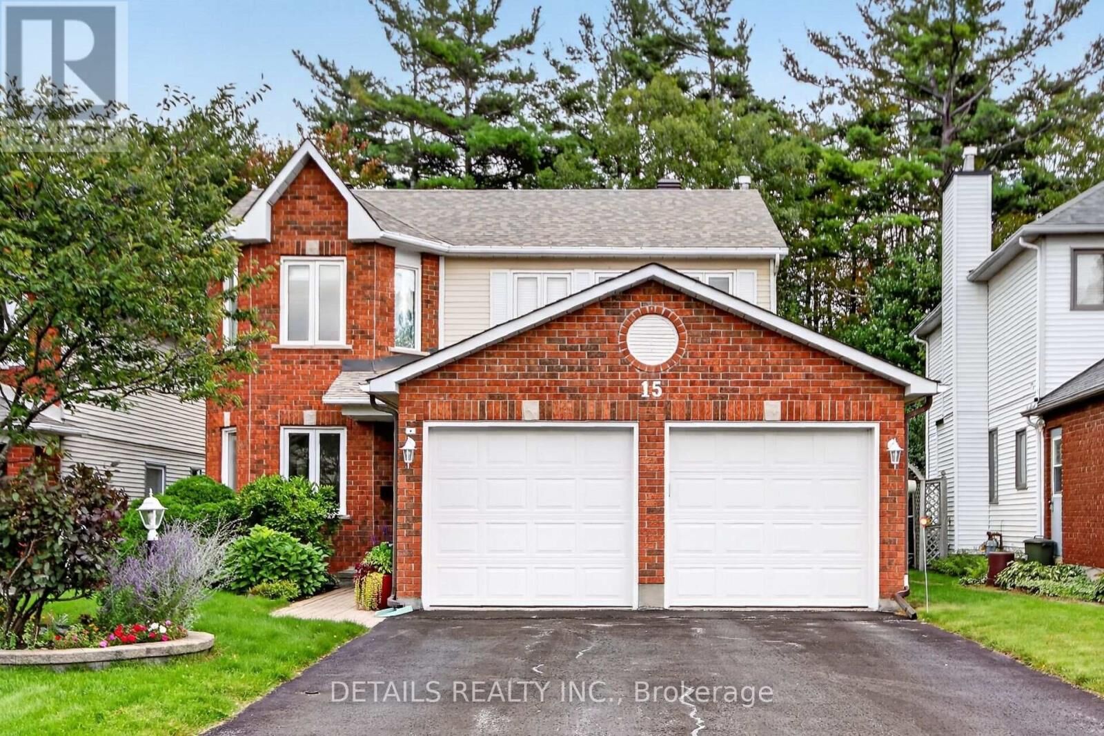 Property Photo:  15 Conant Place South  ON K2L 3Z8 