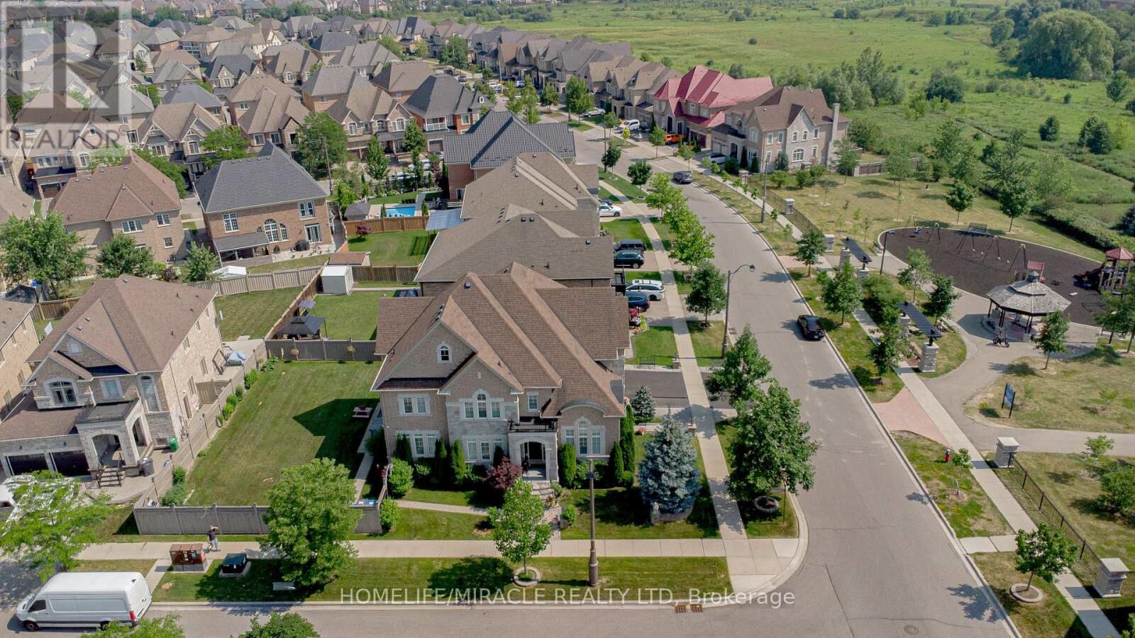 Property Photo:  37 Degrey Drive  ON L6P 3X5 