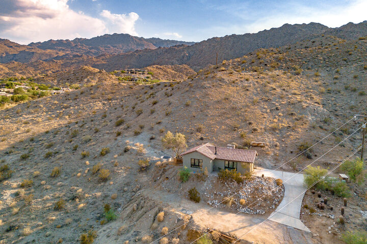 Property Photo:  71475 Jaguar Way  CA 92260 