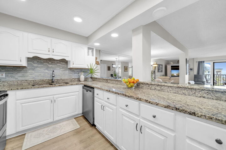 Property Photo: 1030 U.s. 98 49 FL 32541