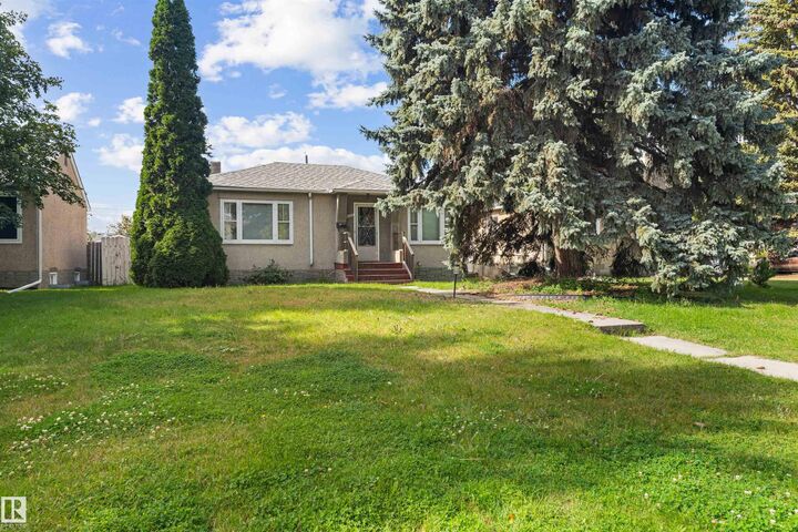 Property Photo:  10982 117 Street NW  AB T5H 3N6 