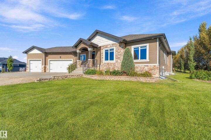 Property Photo:  50516 Rge Rd 160  AB T8A 3K4 