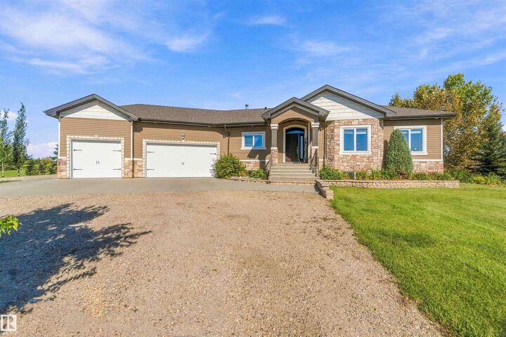 Property Photo:  50516 Rge Rd 233 160  AB T8A 3K4 