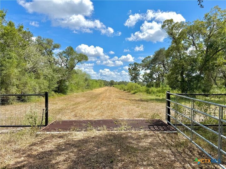 Property Photo: 4668 Old Hwy Rd TX 77968