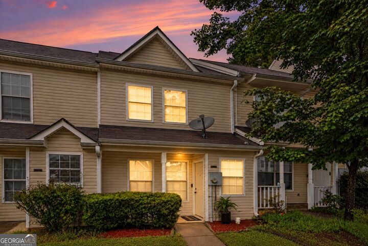 Property Photo:  5955 Sherwood Trace  GA 30038 