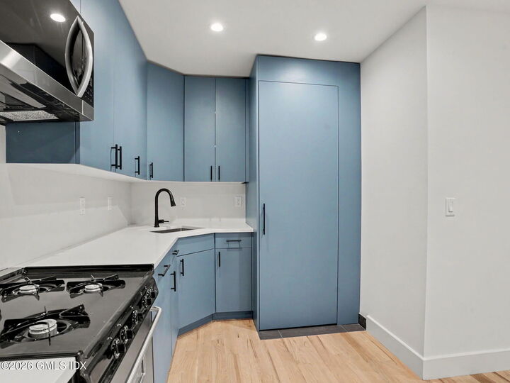 Property Photo:  18-20 Greenwich Avenue 2-1  CT 06830 