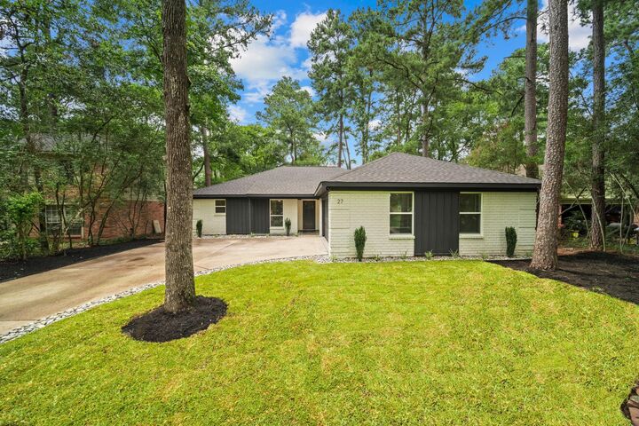 Property Photo: 27 Lazy Morning Place TX 77381