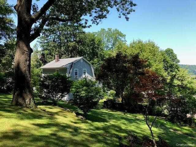 Property Photo:  82 Birch Drive  NY 10570 