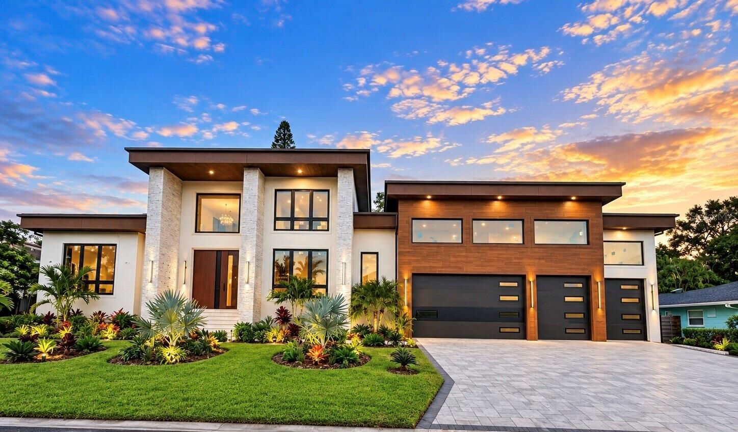 Property Photo: 1550 Eastbrook Drive FL 34231