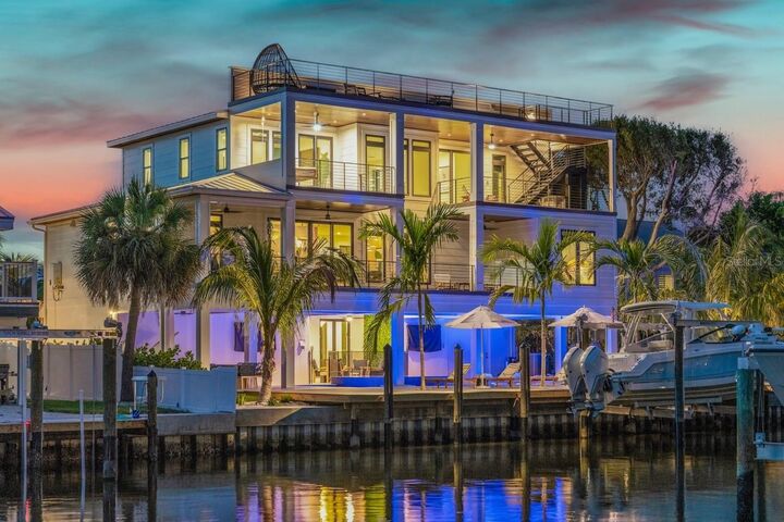 Property Photo:  515 Loquat Drive  FL 34216 