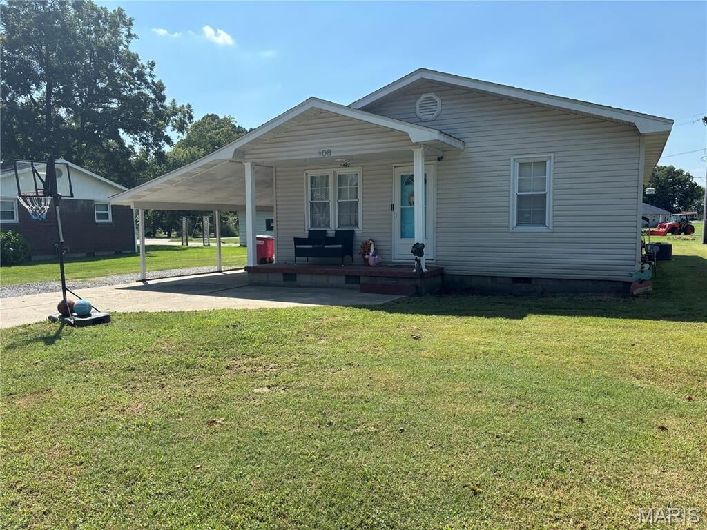 Property Photo: 108 South West Street MO 63771