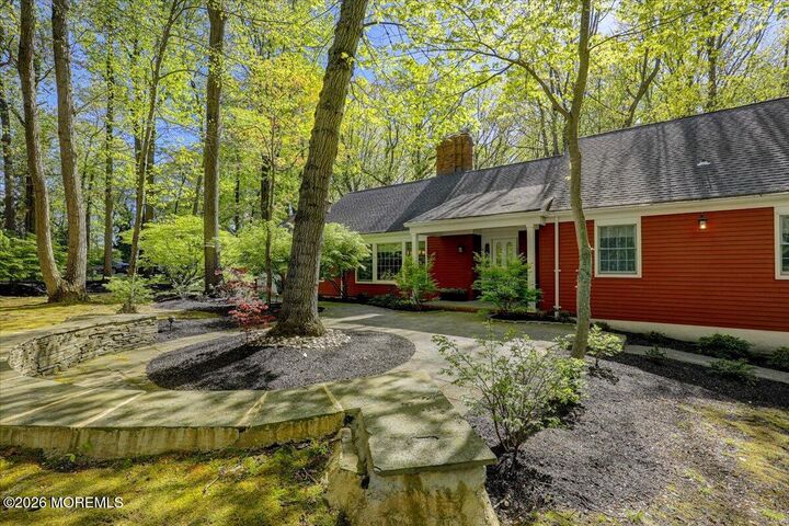 Property Photo:  6 Twin Brooks Court  NJ 07733 