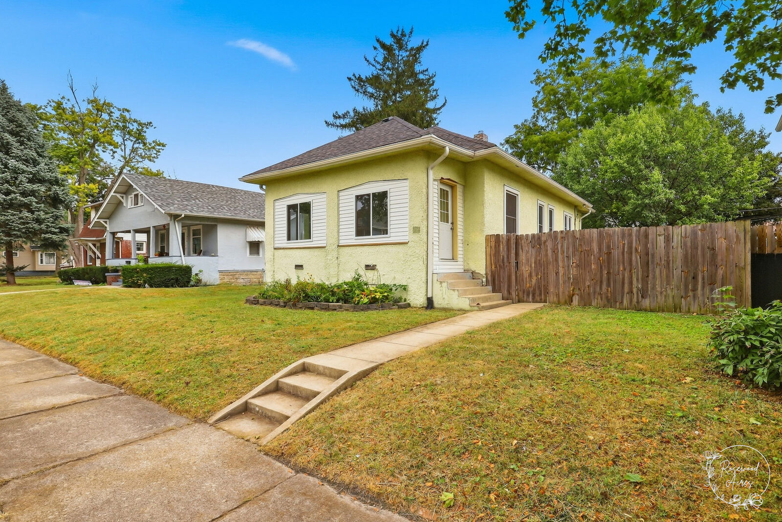 Property Photo:  430 S Myrtle Avenue  IL 60901 