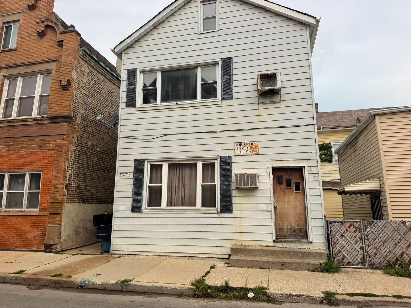 Property Photo: 832 W 33rd Street IL 60608