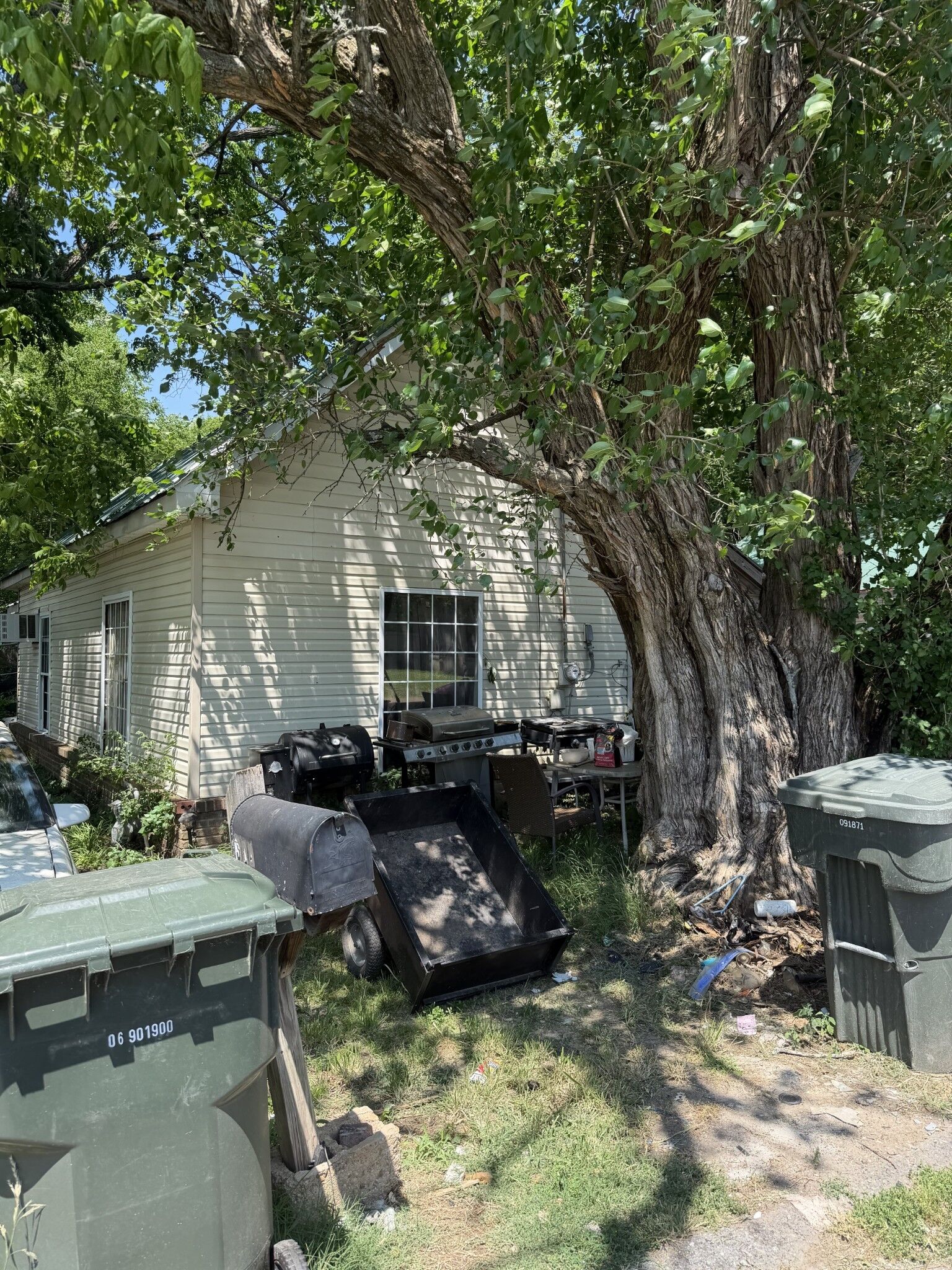 Property Photo: 304 20th Ave E TN 37172