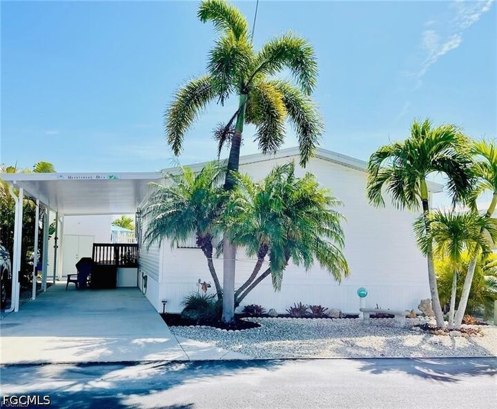 Property Photo:  3064 Sloop Lane  FL 33956 