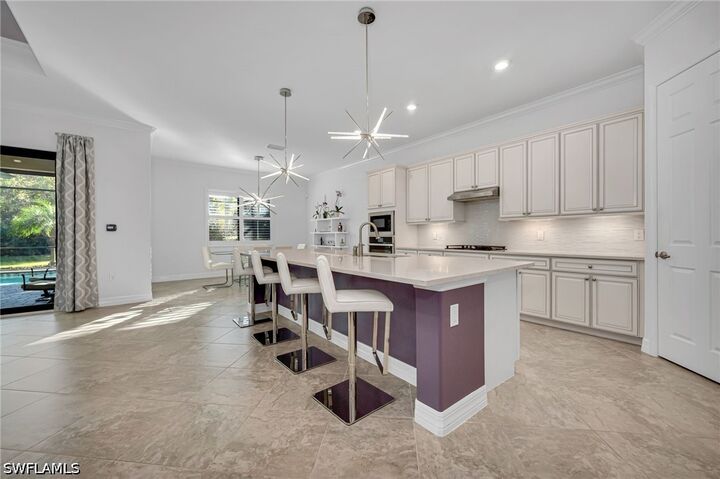 Property Photo: 2324 Grenadines Way FL 34120