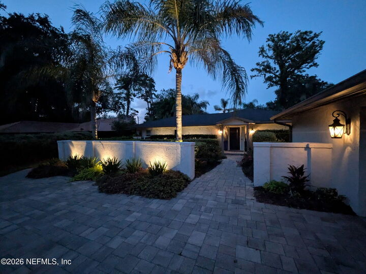 Property Photo: 4537 Ortega Farms Circle FL 32210