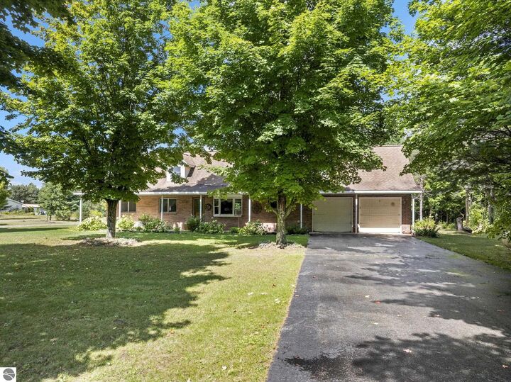 Property Photo: 4155 SE Spencer Road MI 49646