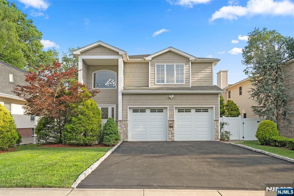 Property Photo:  15 Laurel Avenue  NJ 07628 