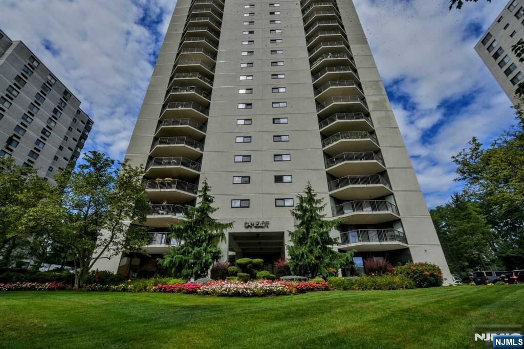Property Photo:  245 Prospect Avenue 16A  NJ 07601 