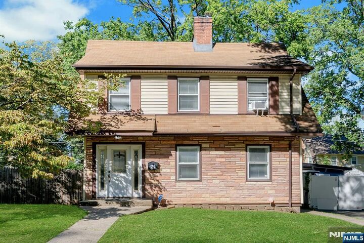 Property Photo:  62 Elliot Place  NJ 07018 