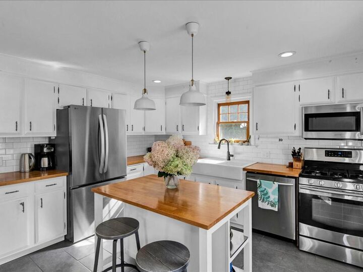 Property Photo: 7 Roland Court VT 05404