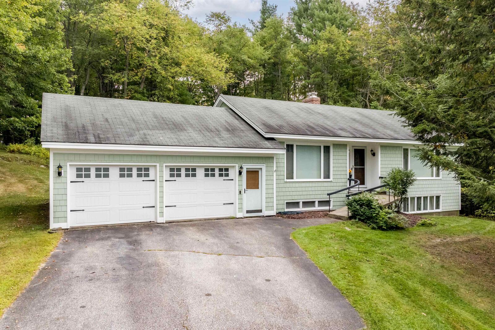Property Photo:  207 Westwood Drive  VT 05602 