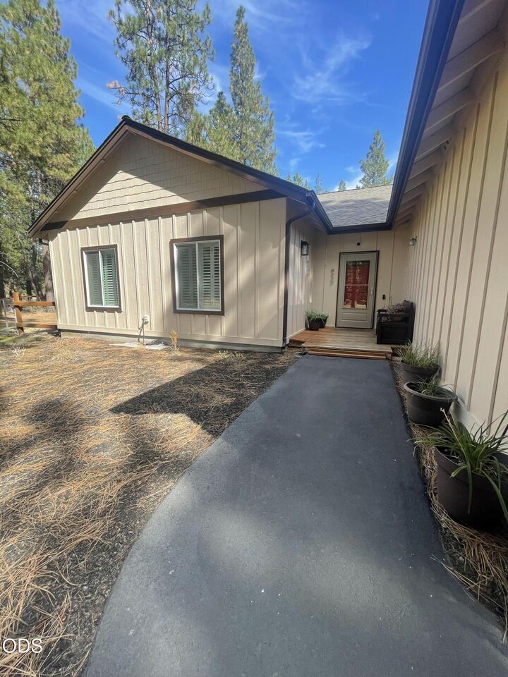 Property Photo:  34423 Castle Drive  OR 97624 