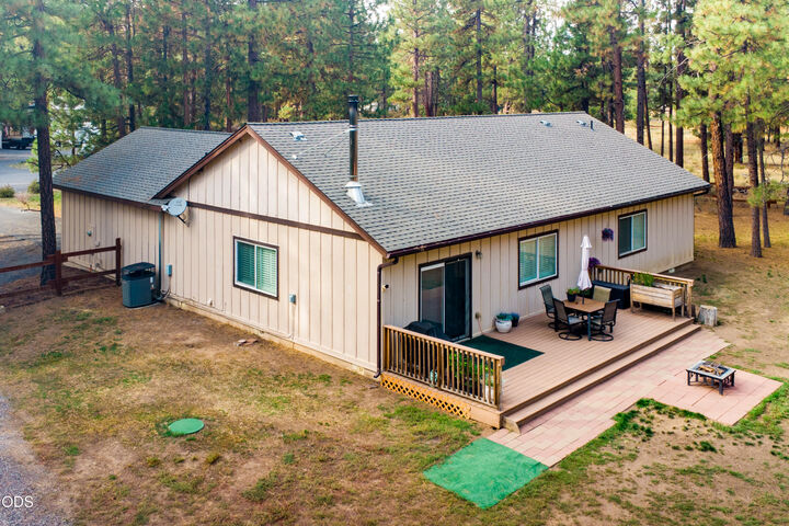 Property Photo: 34423 Castle Drive OR 97624