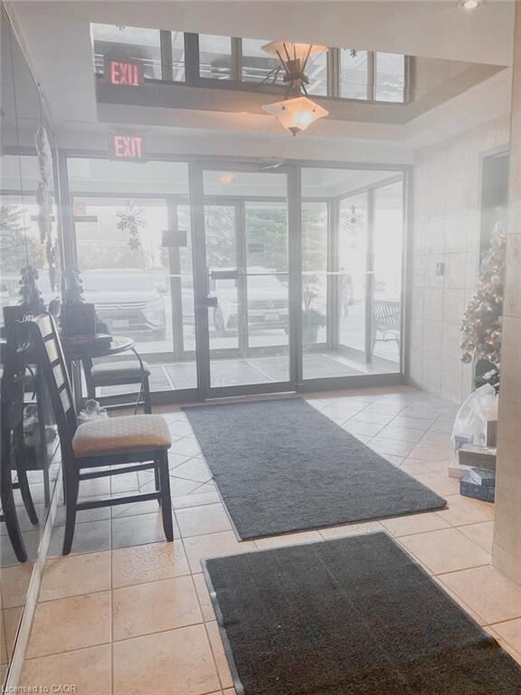 Property Photo:  237 Auburn Drive 503  ON N2K 0B7 