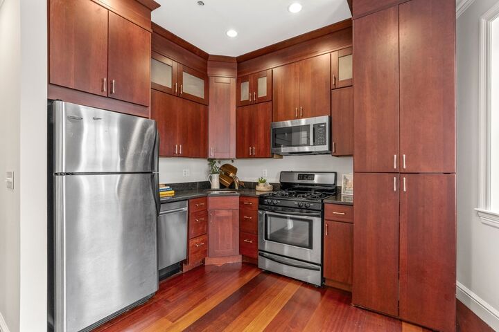 Property Photo:  135-137 Salem St 7  MA 02113 
