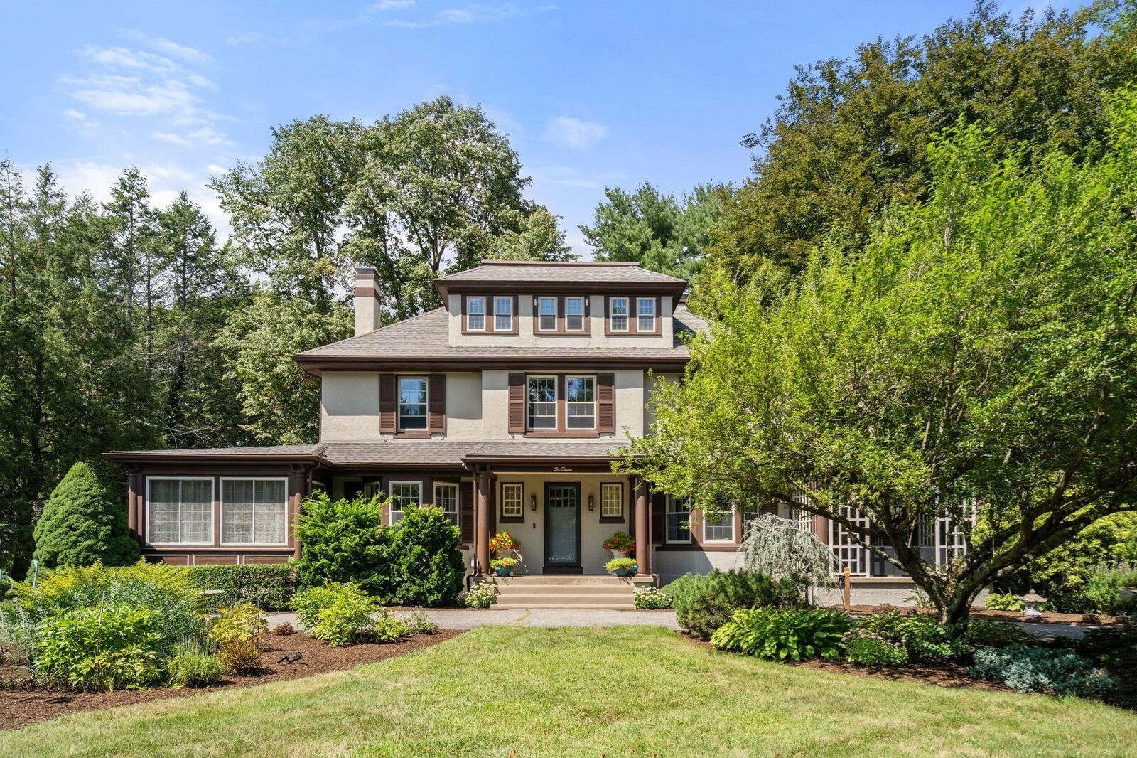 Property Photo: 611 East Street MA 02081
