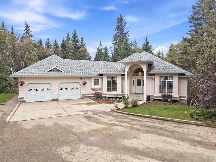 Property Photo:  39224 Range Road 274 101  AB T4N 5E1 