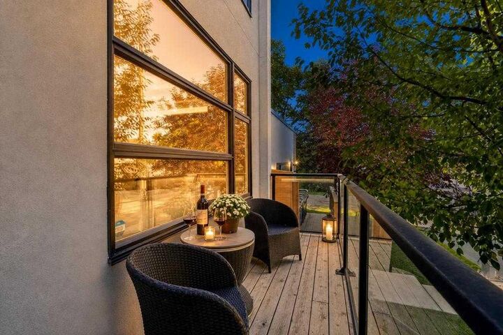 Property Photo:  1950 12 Street NW  AB T2M 5B2 