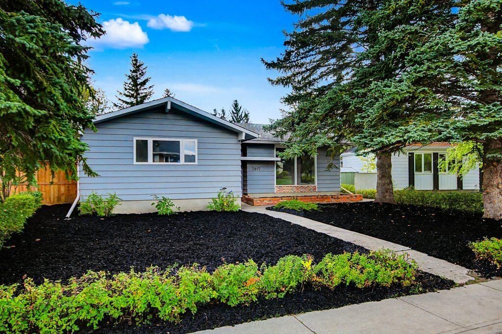 Property Photo:  2015 Palliser Drive SW  AB T2V 3R9 