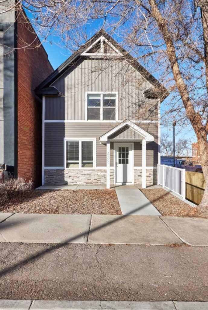 Property Photo:  432 5 Street SE  AB T1A 0N1 