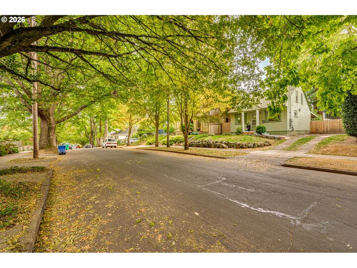 Property Photo:  2543 NE 12th Ave  OR 97212 