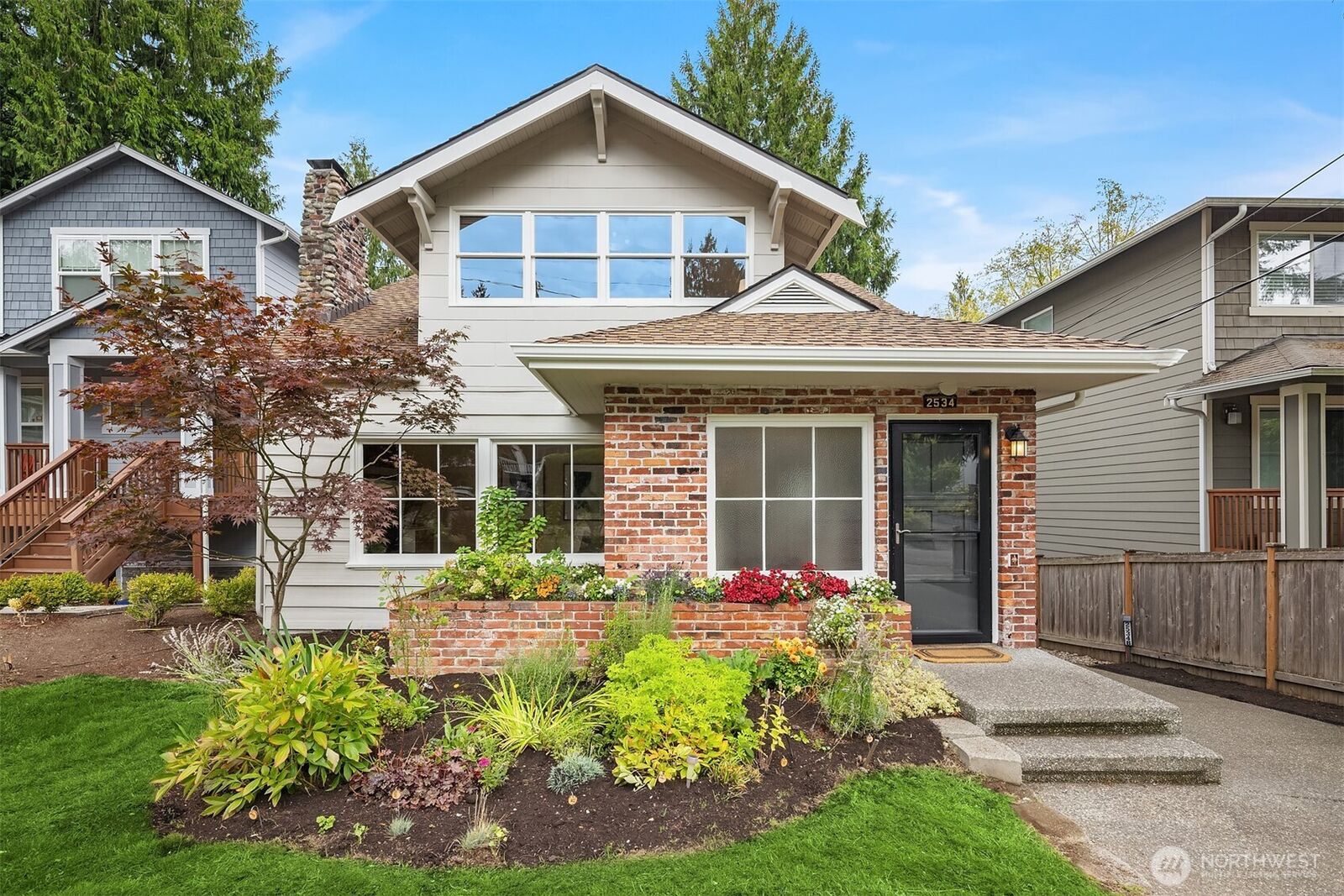Property Photo: 2534 NE 94th Street WA 98115