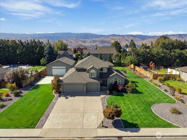 Property Photo:  2289  Fancher Heights Boulevard  WA 98802 