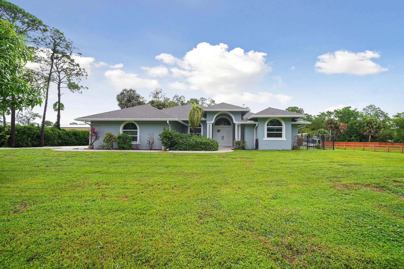 Property Photo:  16395 E Hialeah Drive E  FL 33470 