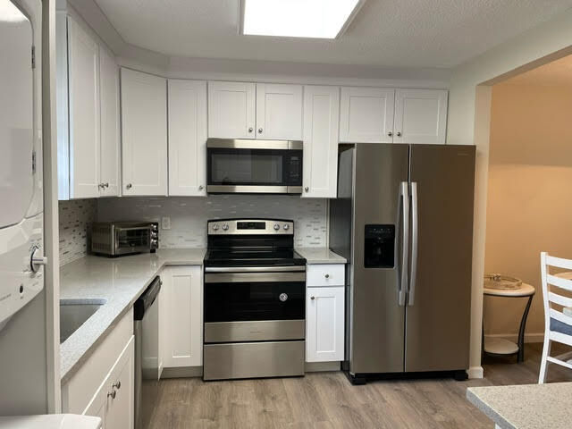 Property Photo: 118 Amherst Lane FL 33467