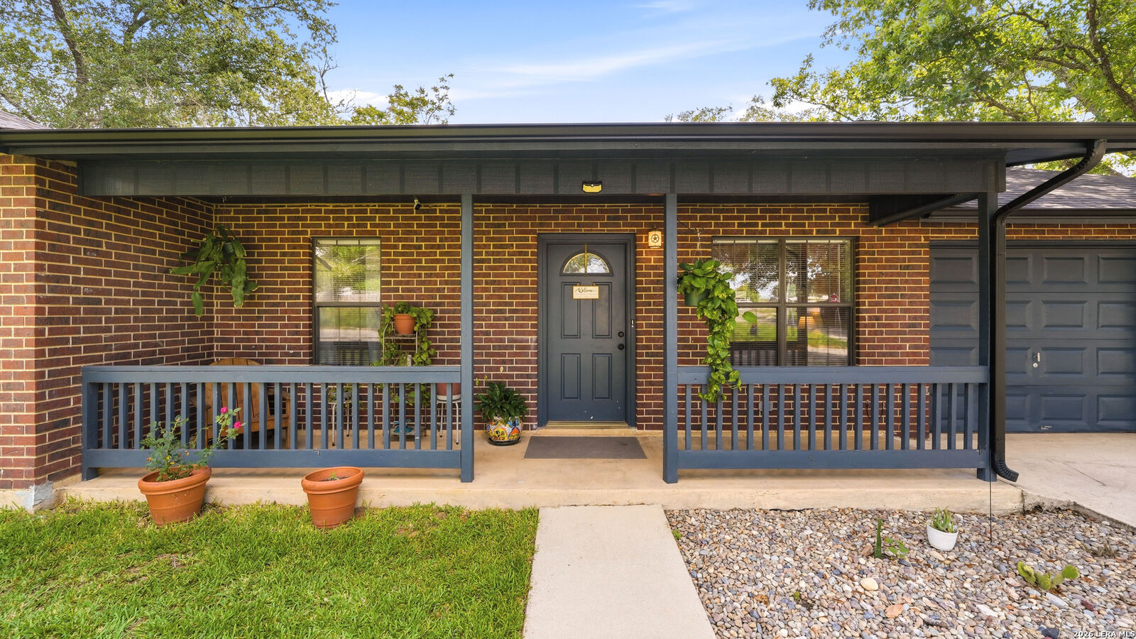 Property Photo: 208 E Mayer St TX 78160