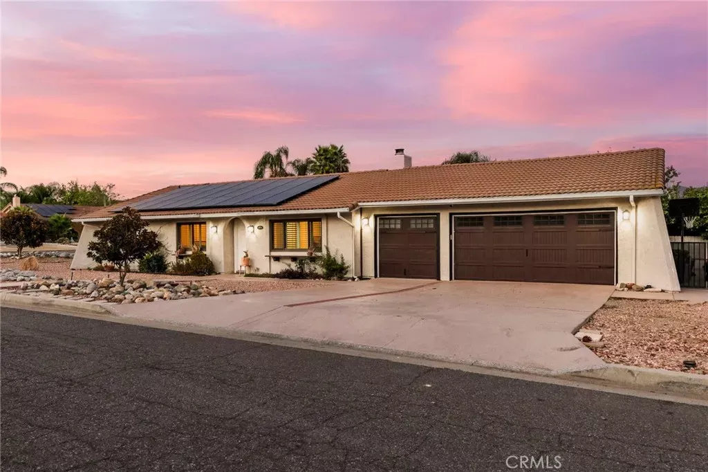 Property Photo:  23618 Fair Weather  CA 92587 