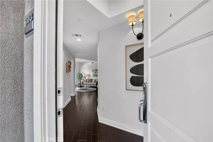 Property Photo: 4424 Whitsett Avenue 303 CA 91604