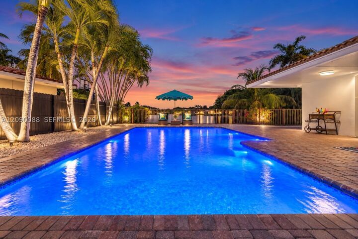 Property Photo: 7311 Sabal Dr FL 33014