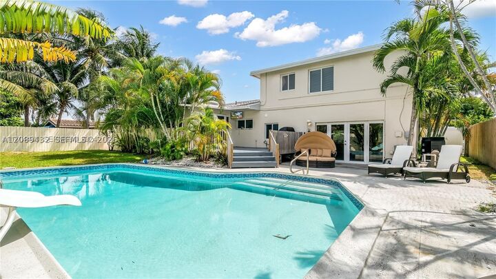 Property Photo:  5211 NE 17th Ave  FL 33334 