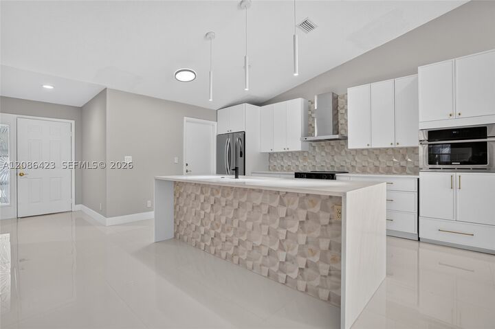 Property Photo: 14298 Ruby Pointe Dr FL 33446